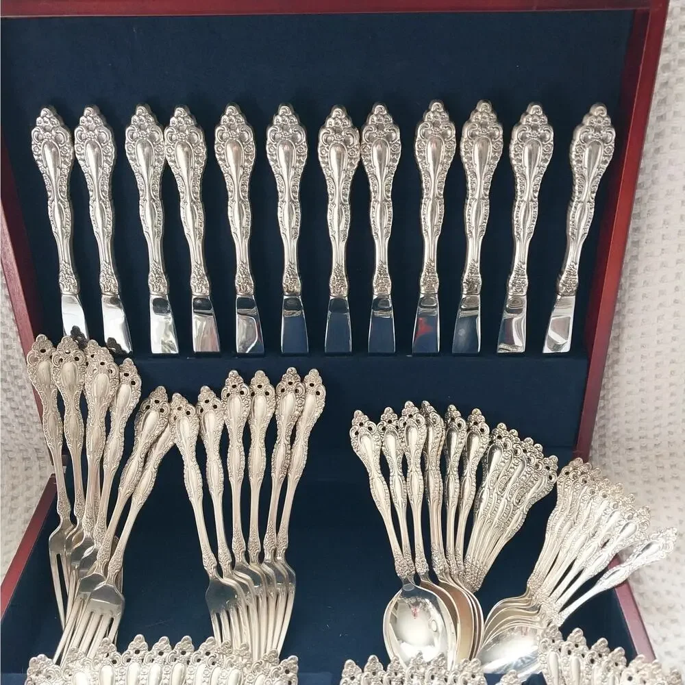 VTG/ANTIQUE SILVERPLATE ROGERS 1881, 